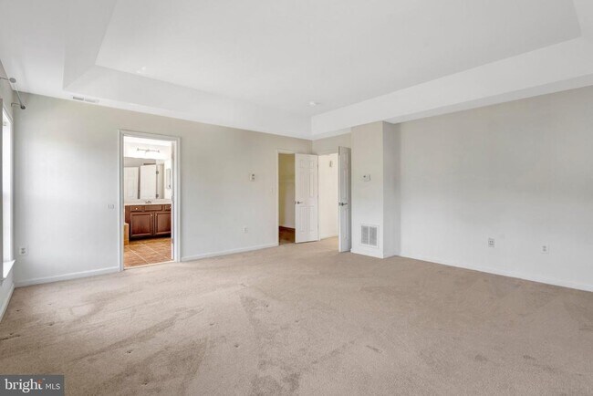 Building Photo - 9001 Merlot Ct