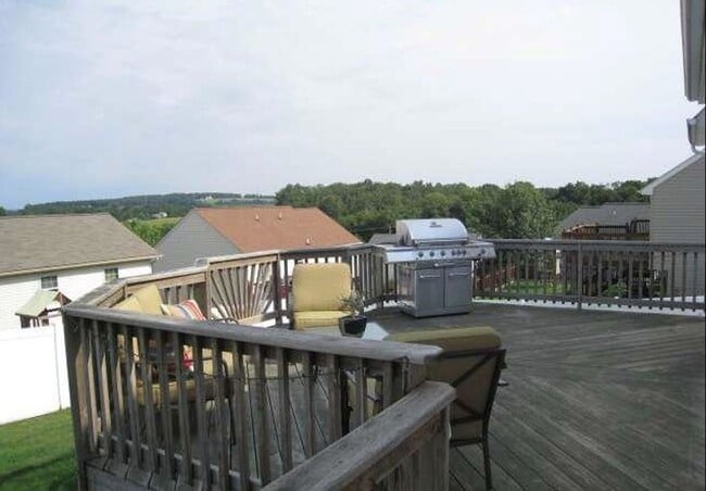 Building Photo - Beautiful 3 Bedroom, 2 Bath Home in Red Lion Schools!