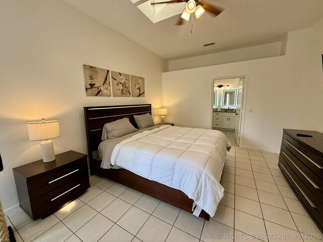 Building Photo - 1049 Mourning Dove Ln