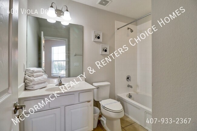 Building Photo - 400 Viola Dr