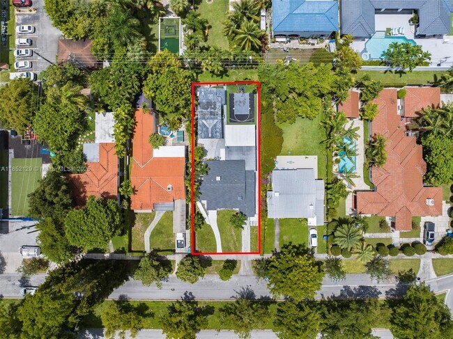 Building Photo - 340 SW 25th Rd