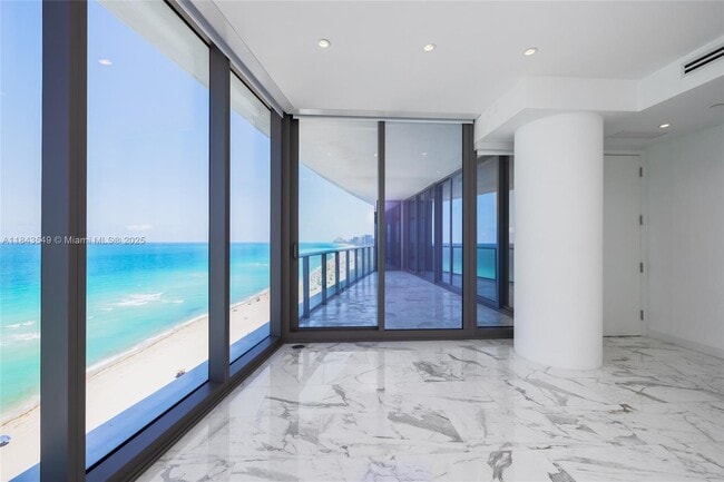 Building Photo - 15701 Collins Ave
