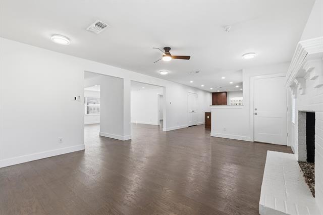 Building Photo - 6207 Royal Ln