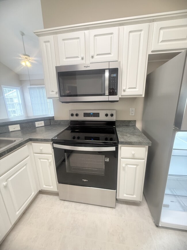 Building Photo - 5034 Belleglen Ct