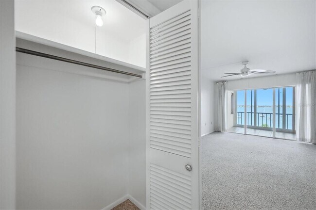 Building Photo - 555 S Gulfstream Ave