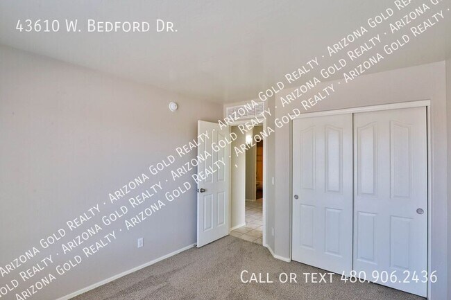 Building Photo - 43610 Bedford Dr