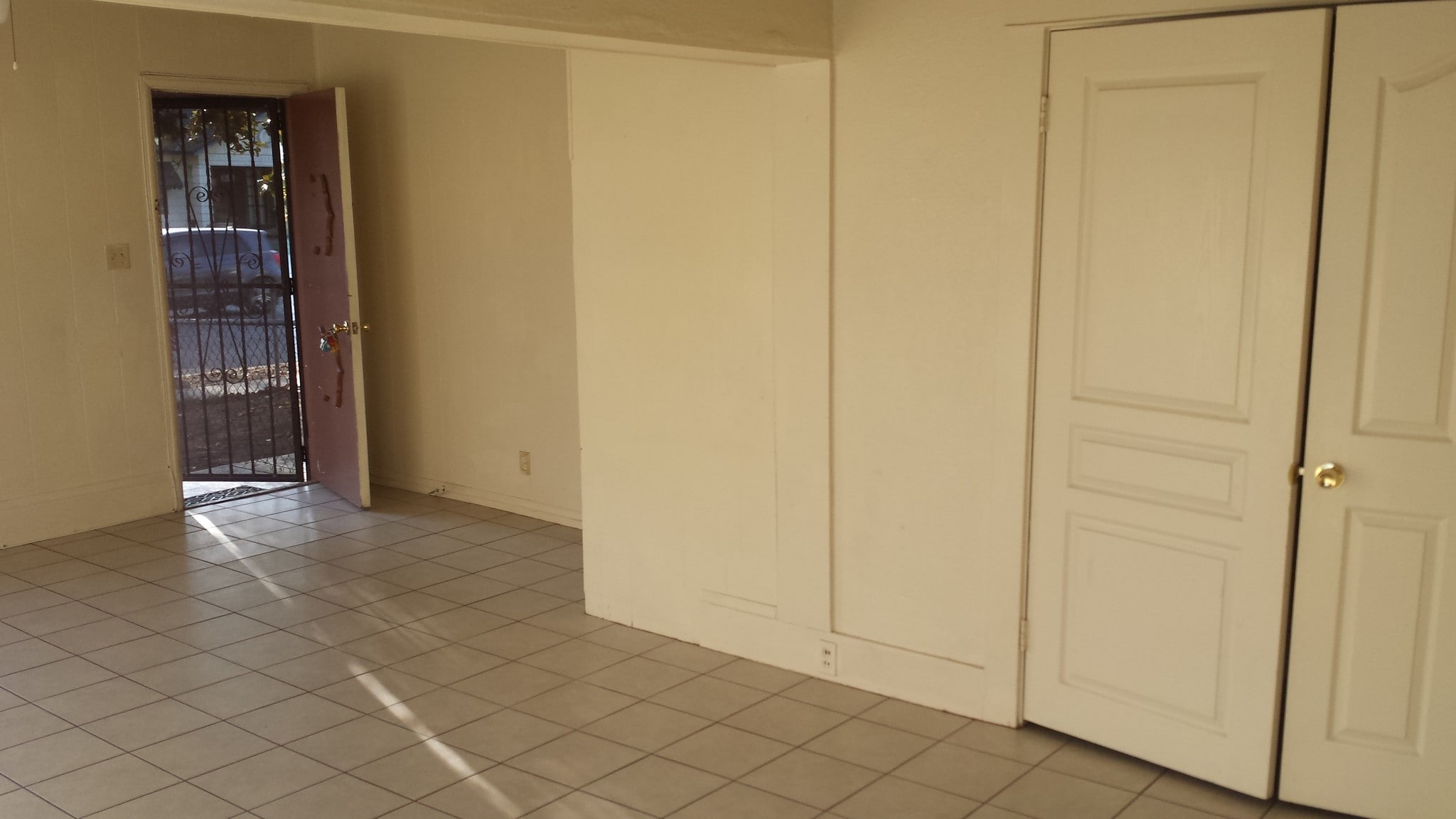 Livingroom - 1304 Junipero Ave