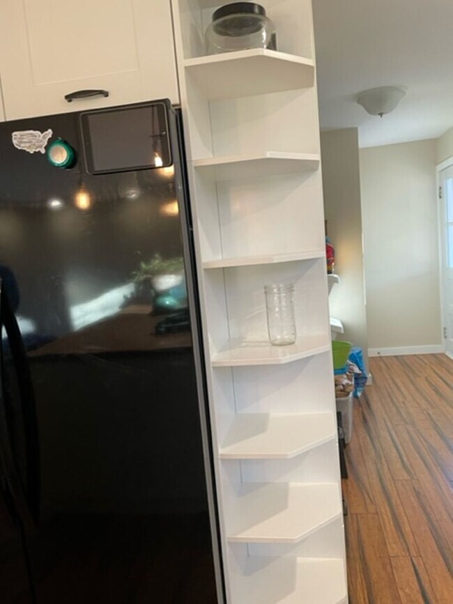Building Photo - 4 bed/3bath-University Elementary School/I...