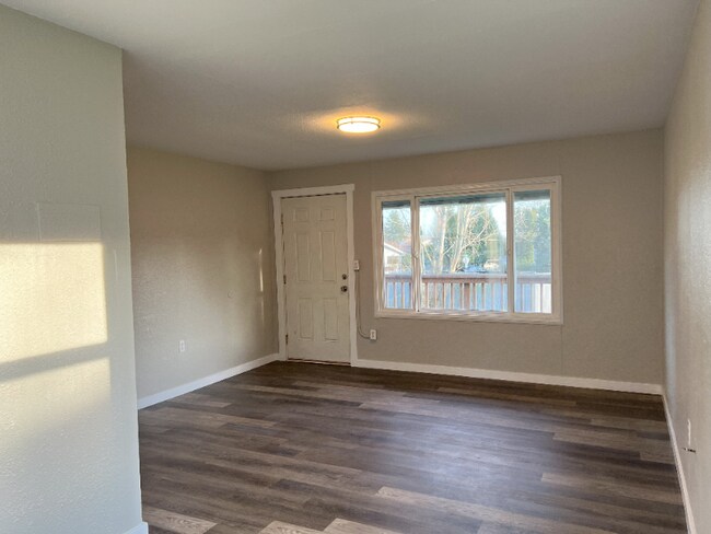 Building Photo - 2717 Callahan Dr