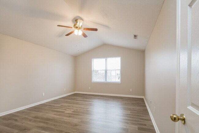 Building Photo - 443 Grabill Dr