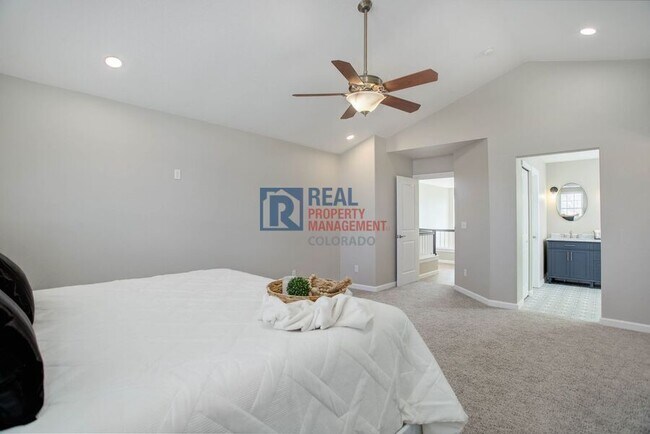 Building Photo - 5934 Instone Cir