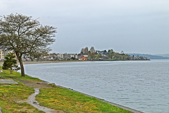 Building Photo - 1788 Alki Ave SW