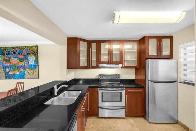Building Photo - 10825 SW 112th Ave