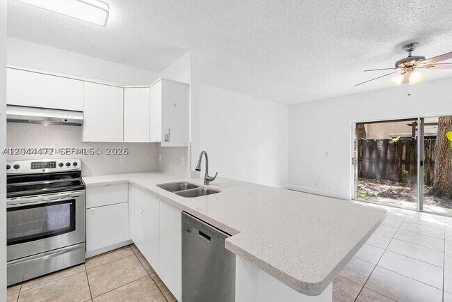 Building Photo - 16035 Emerald Cove Rd