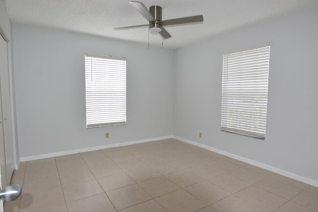 Building Photo - 6300 La Costa Dr