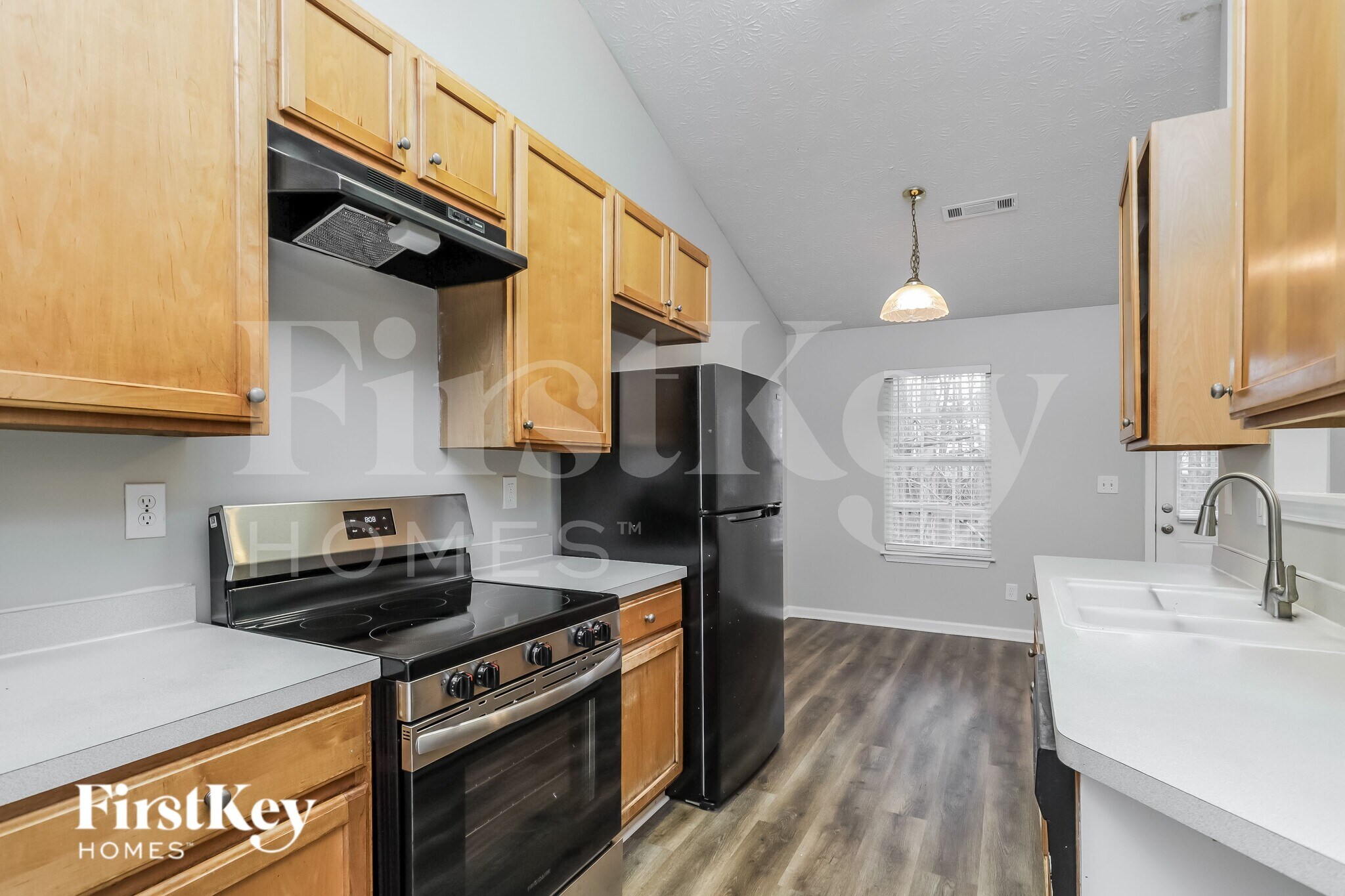 Building Photo - 200 Fairview Chase Rd