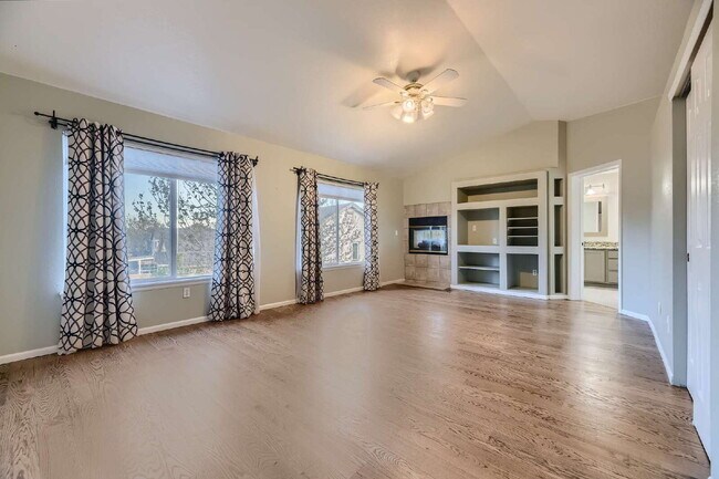 Building Photo - Luxury Living Awaits in this Grant Ranch Home! Meticulously Maintained Home Featuring 6 Bedrooms/...