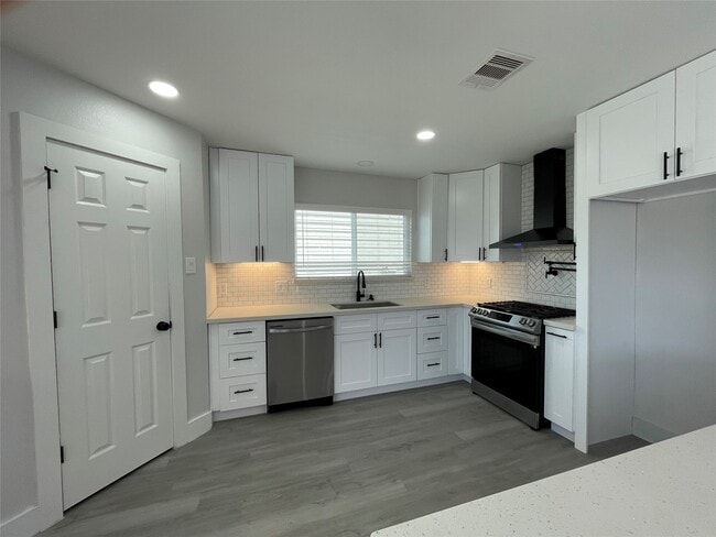 Building Photo - 20919 Hall Colony Ct
