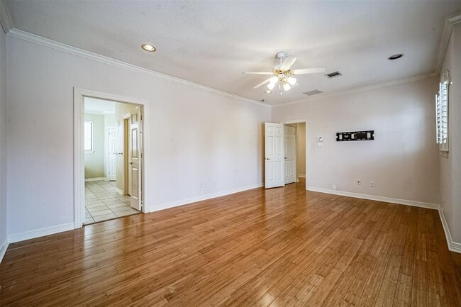 Building Photo - 926 Birdsall St