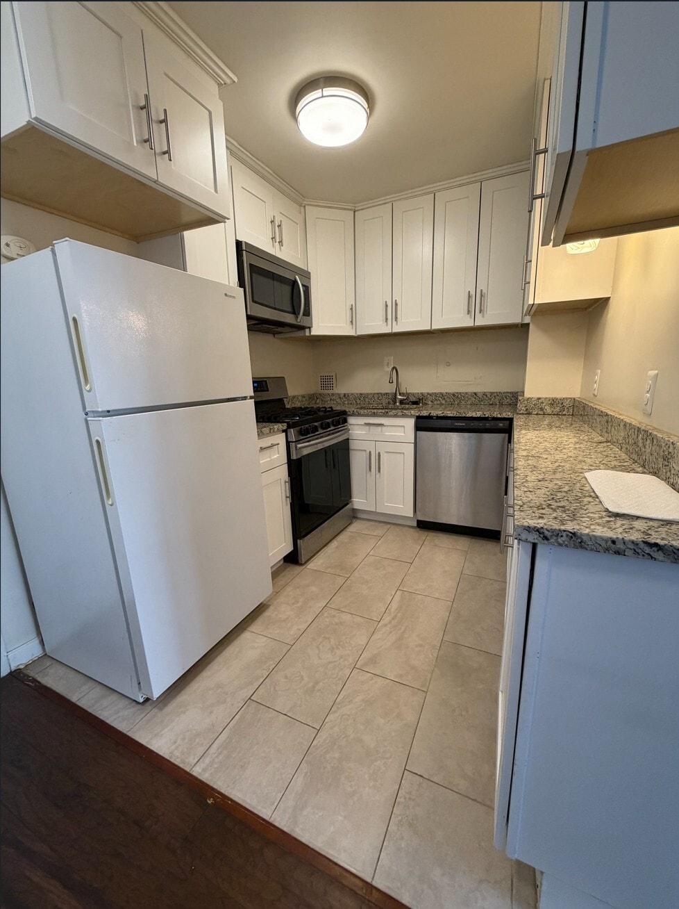 Kitchen 2 - 950 25th St NW
