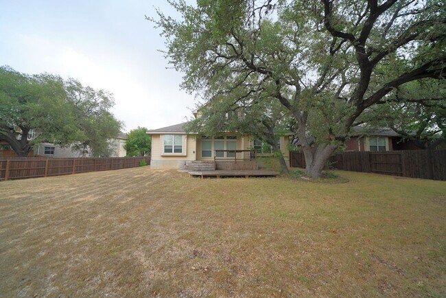 Building Photo - Beautiful Home Now Available in the Covete...