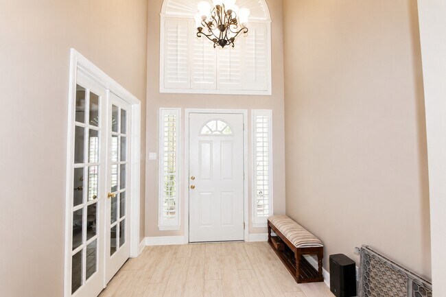 Building Photo - 2019 Rosalyn Ct
