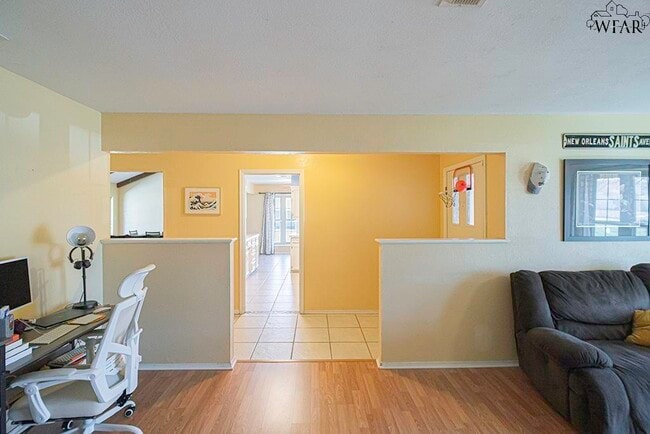 Building Photo - 1223 Amherst St