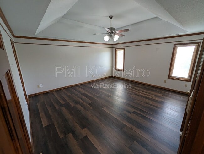 Building Photo - 3905 SW 14 St Ct