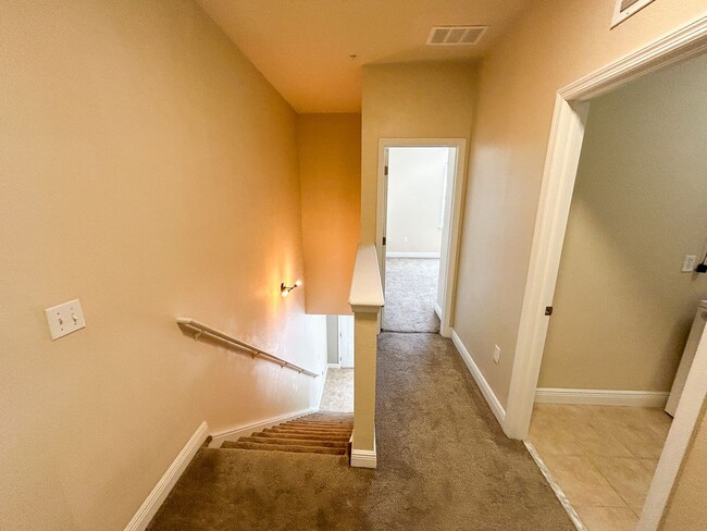 Building Photo - Chase Hollow #64