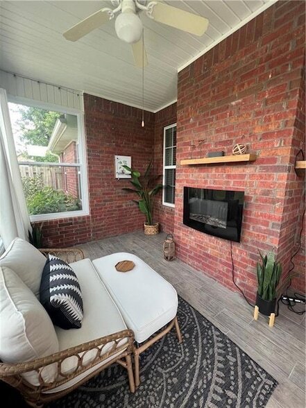 Building Photo - 2002 Price Ave