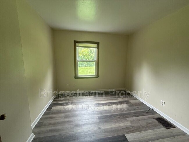 Building Photo - 809 Winston Dr