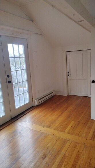 Building Photo - 560 Washington St