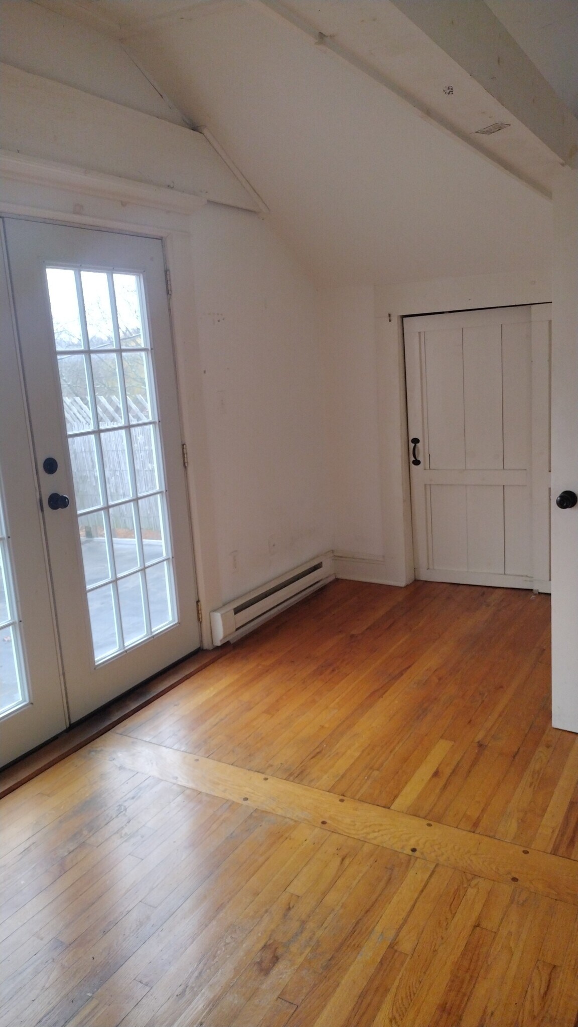 Building Photo - 560 Washington St