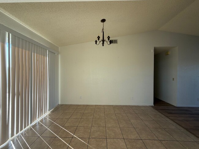 Building Photo - 3 Bedroom House Located in Cul De Sac Near Sportspark