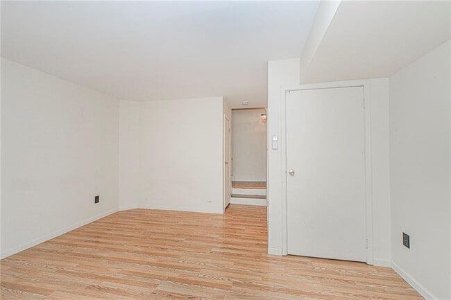 Building Photo - 709 Correll Ave