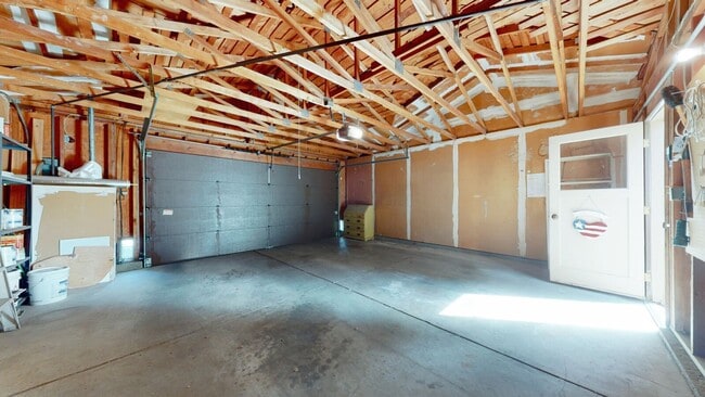 Building Photo - Sunnyvale Townhome, 3 beds 1.5 baths, Nice...