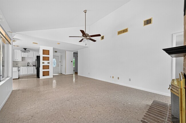 Building Photo - 3403 Hillstone Dr