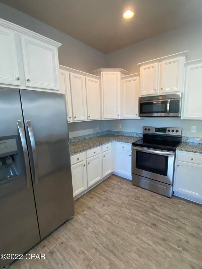 Building Photo - 101 Barefoot Falls