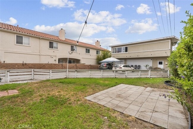 Building Photo - 2214 Rockefeller Ln