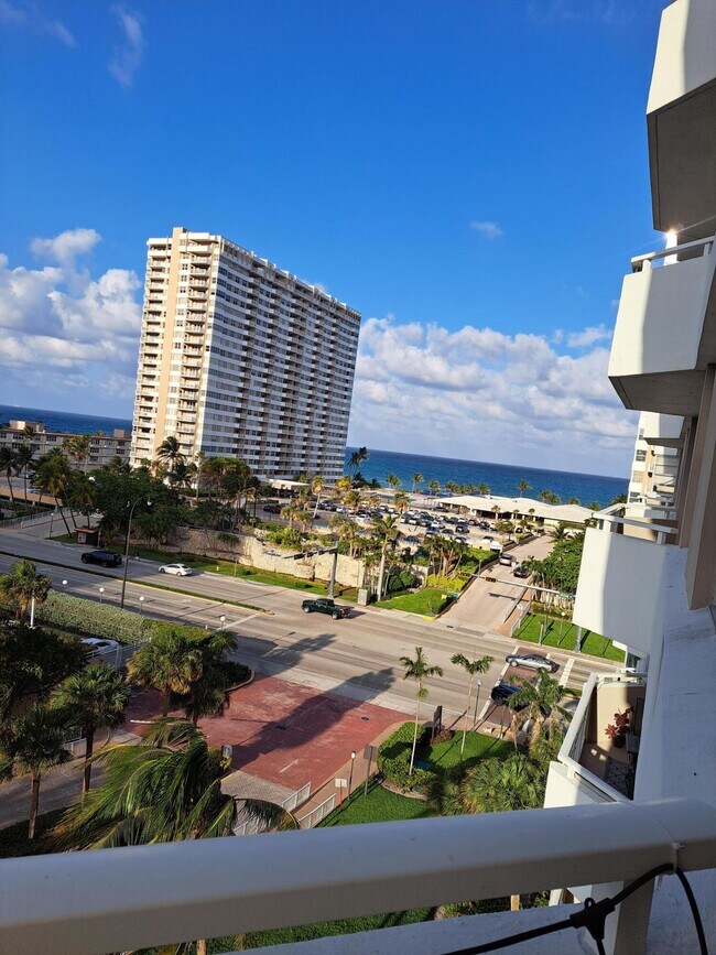 Building Photo - 1985 S Ocean Dr