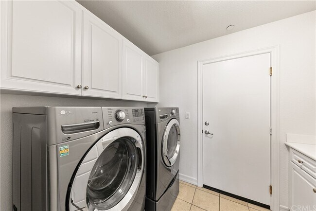 Building Photo - 1863 Hazel Ct