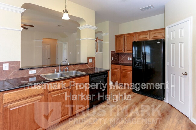 Building Photo - 212 Crowfoot Dr