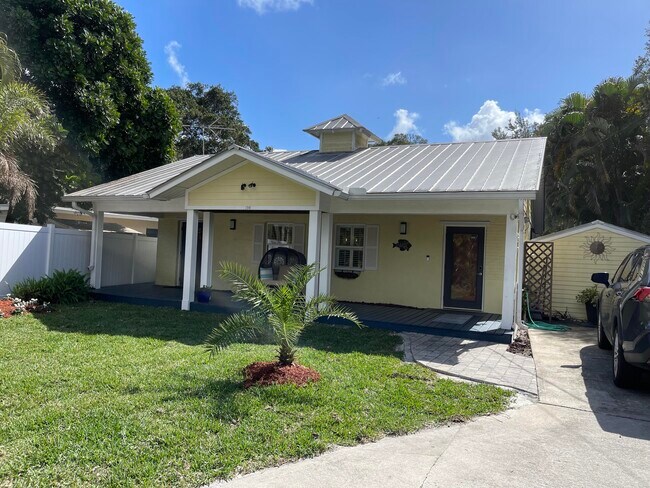 Building Photo - 196 SW Kanner Hwy