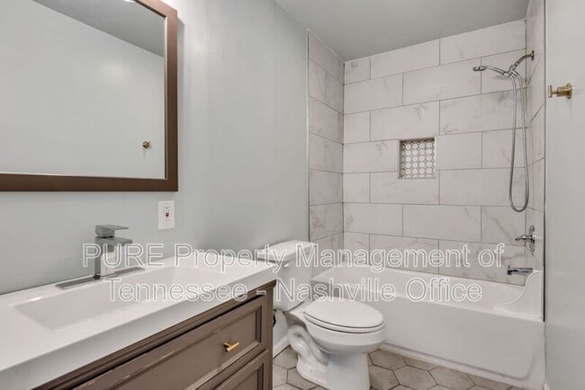 Building Photo - 1715 24th Ave N