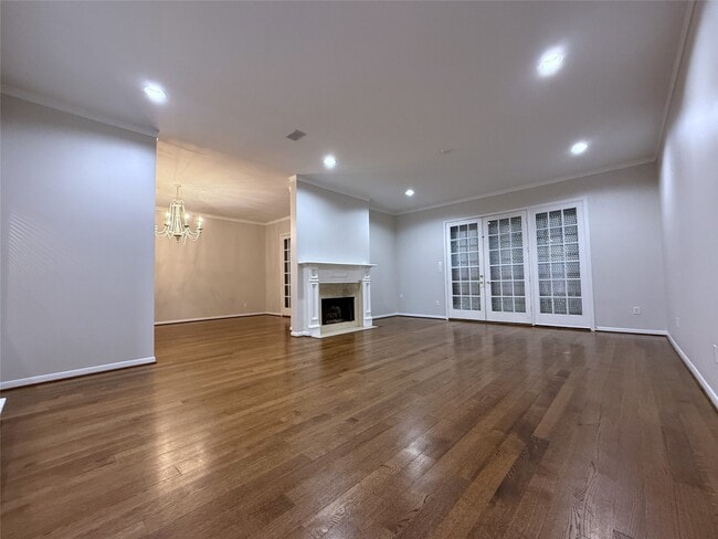 Building Photo - 2813 Saint St