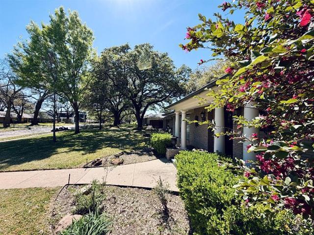 Building Photo - 7141 Twin Tree Ln