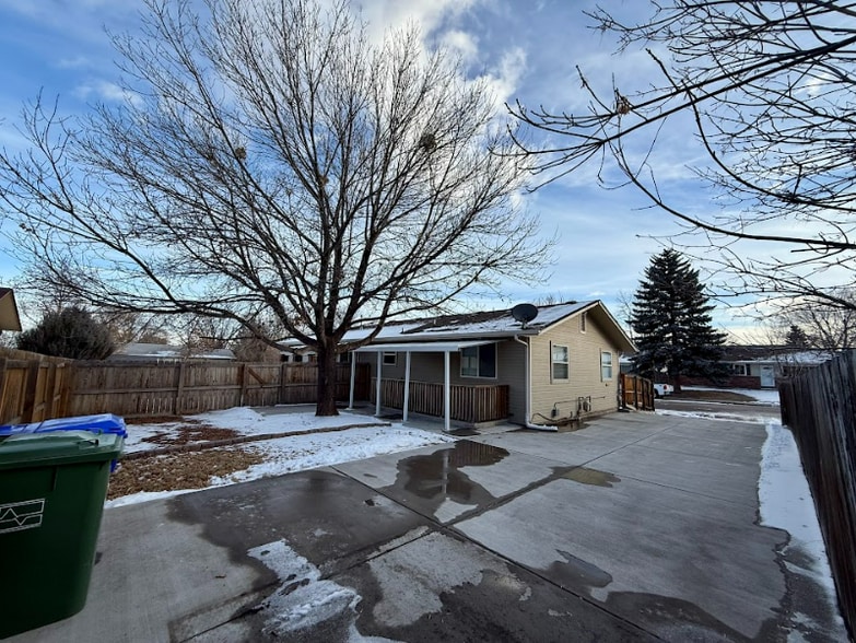 Building Photo - 2153 S Custer Ave