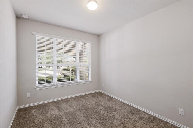 Building Photo - 205 Penna Ln