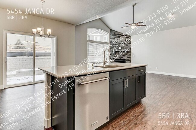 Building Photo - 5454 Janga Dr