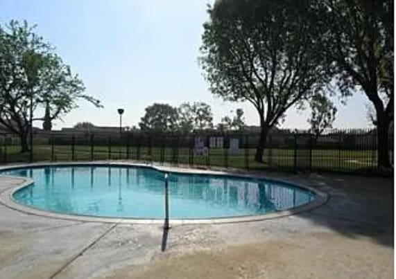 Building Photo - 13339 Carnation Pl